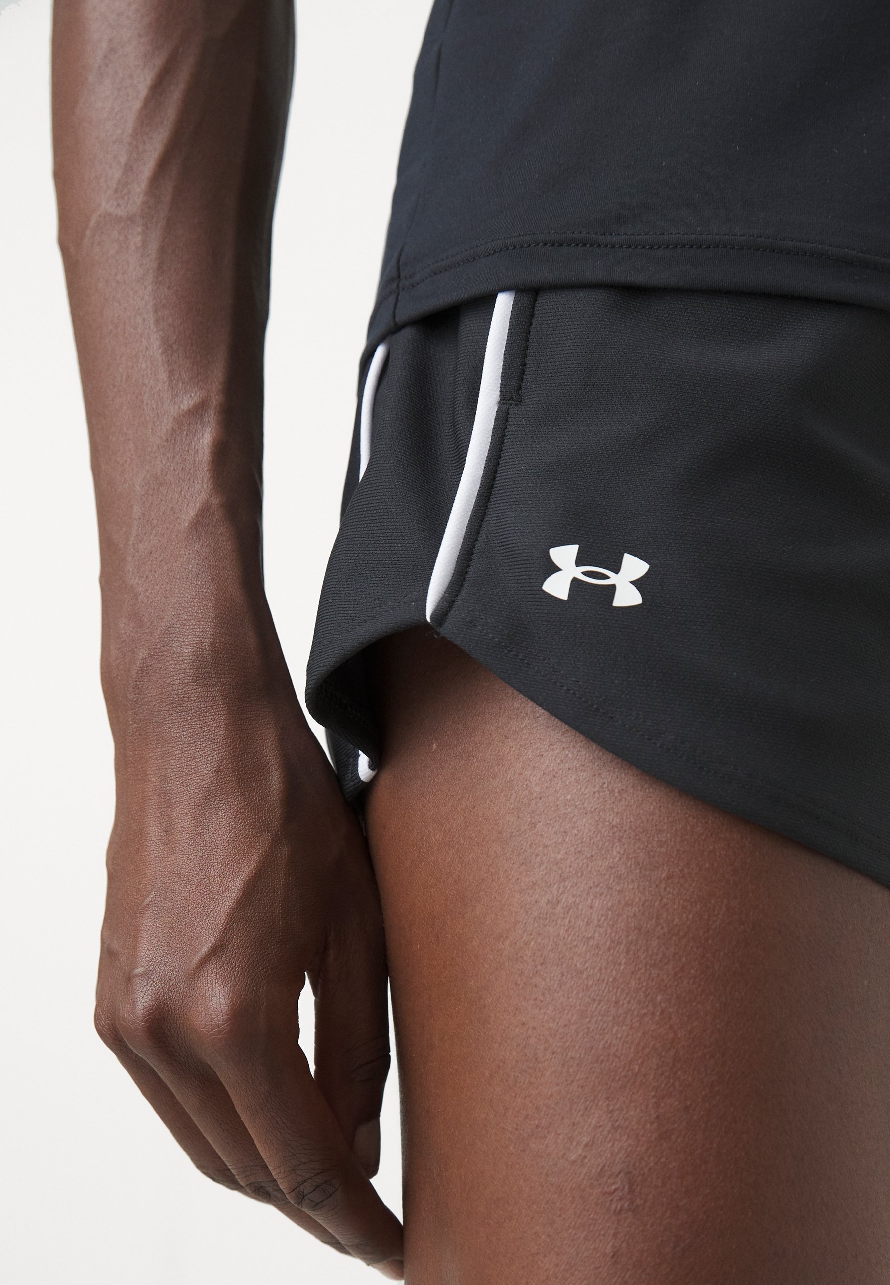Under Armour TECH PLAY UP - Sportshorts - zwart/wit
