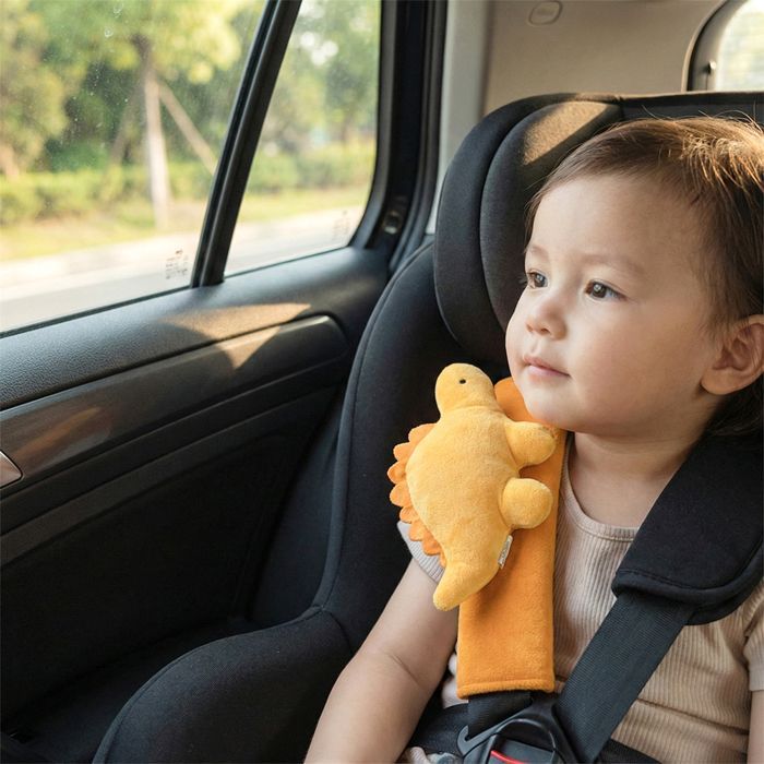 Carino | Protezione per cintura di sicurezza per bambini ultra morbida con peluche di nocciola - Taglia unica