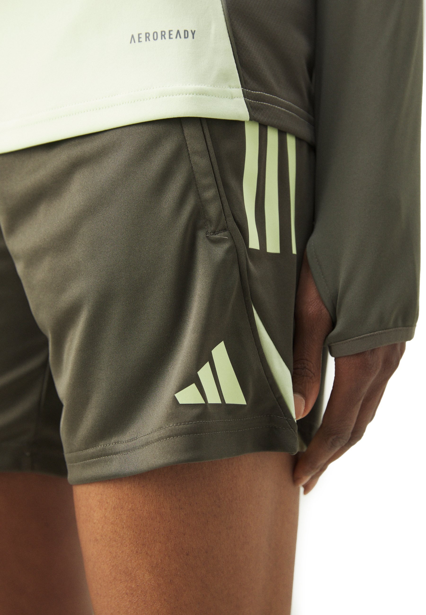 adidas Performance REAL MADRID – Clubwear – Utility Grey