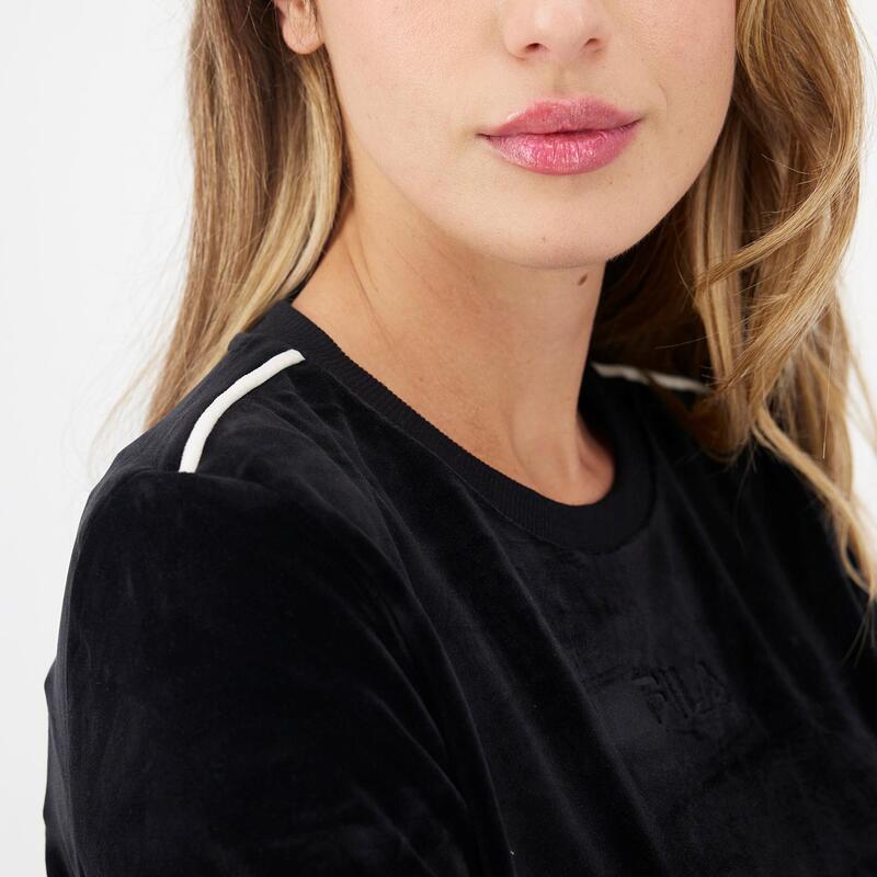  Julee Row