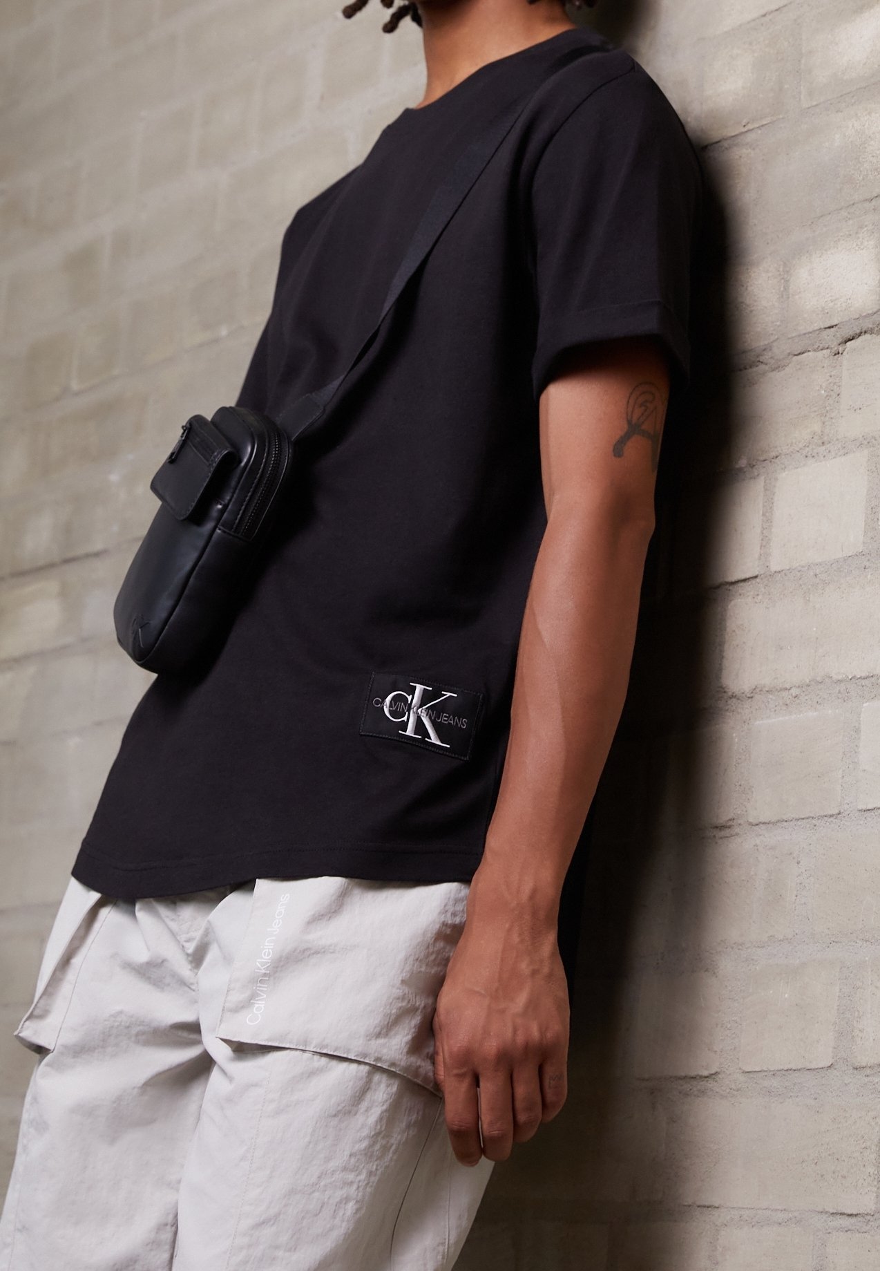 Camiseta Calvin Klein Jeans com estampa - preta