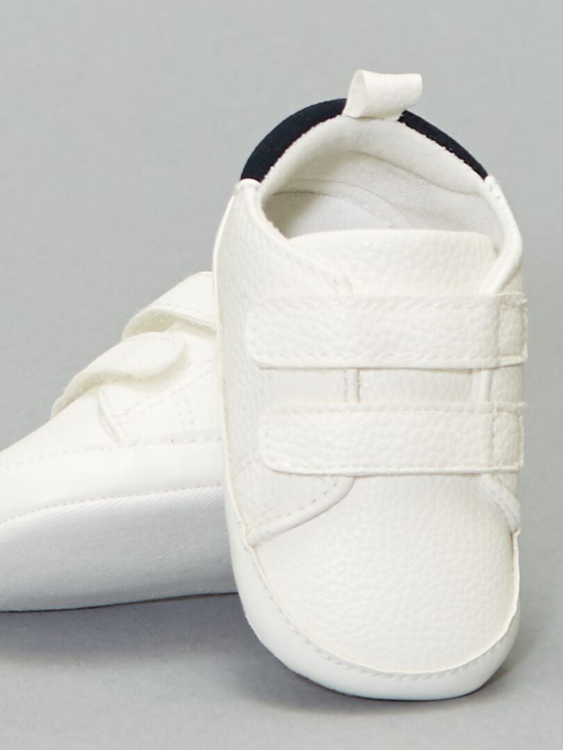 Tweekleurige sneakers met klittenbandsluiting - wit