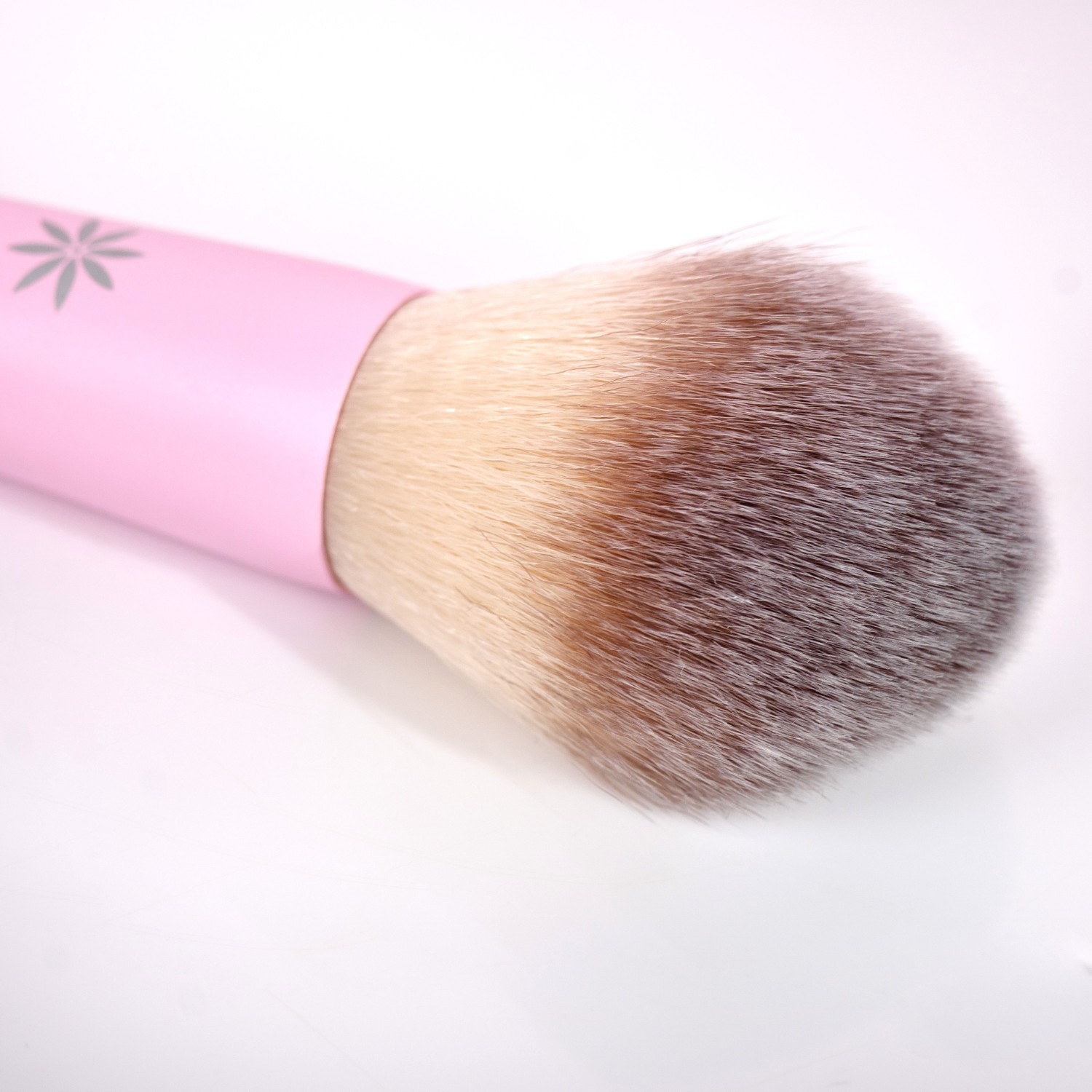 Brushworks Pinceau Poudre HD Rose