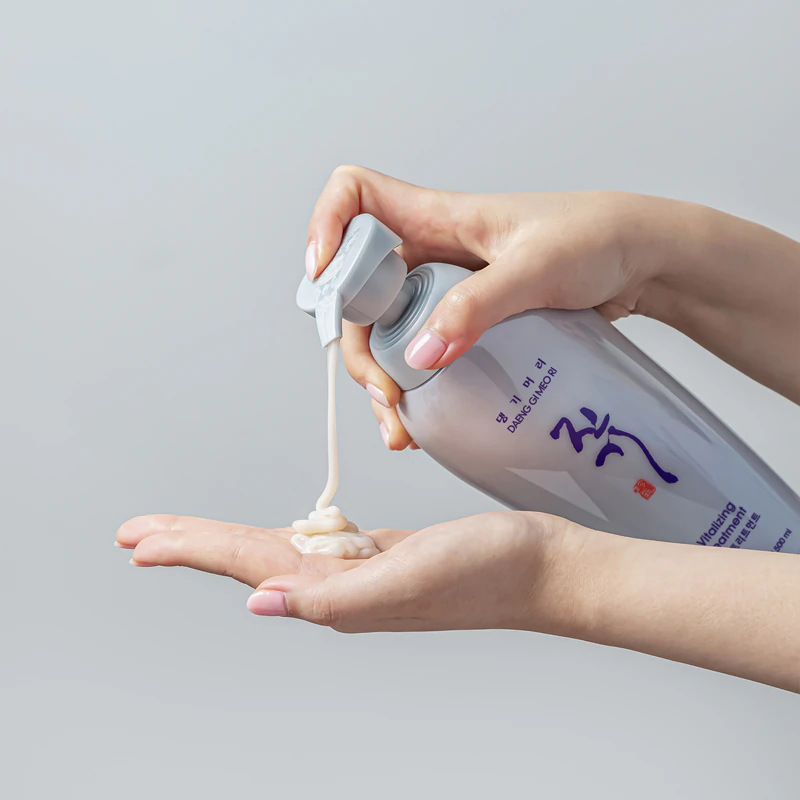 DAENG GI MEO RI Jin Gi Vitalizing Treatment elvyttävä hoitoaine, joka ravitsee ja antaa kiiltoa