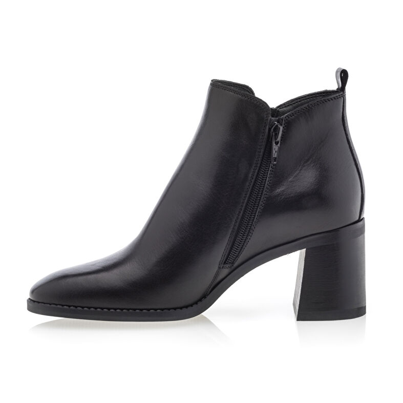Schwarze Damenstiefel / Stiefeletten