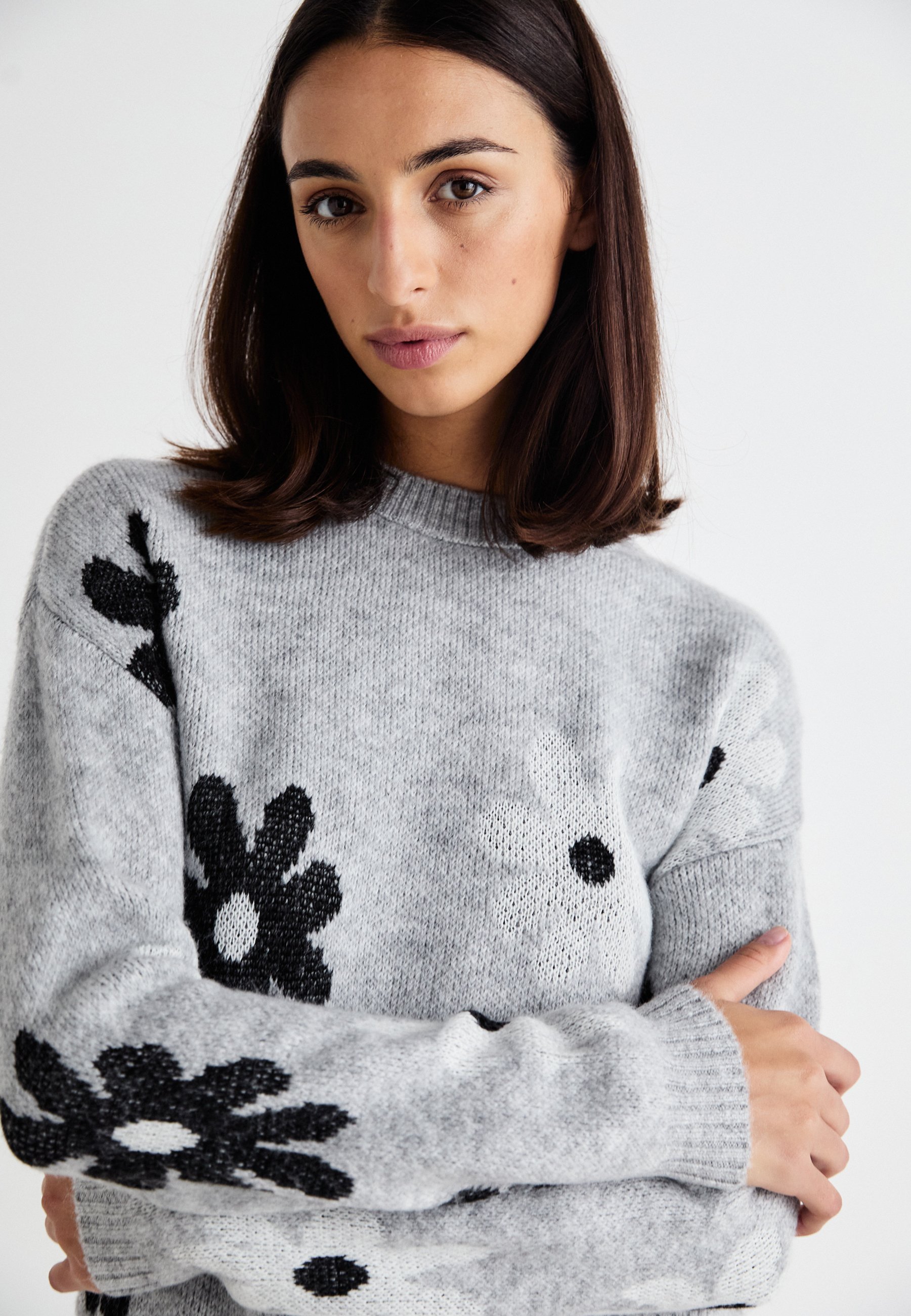 ONLY ONLFREESIA FLOWER O NECK - Pullover - hellgrau meliert/schwarz/weiß