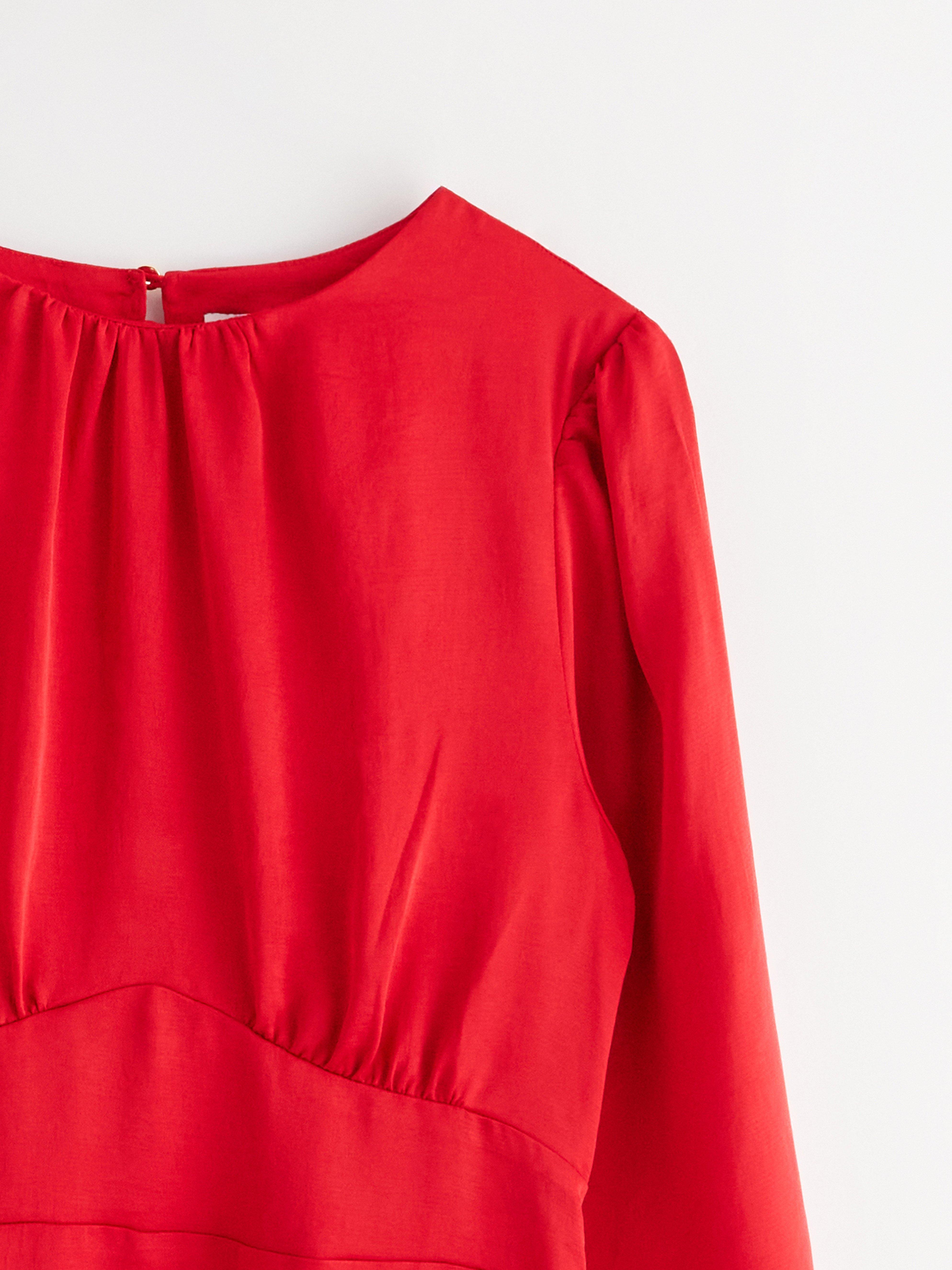 Vestido rojo de manga larga