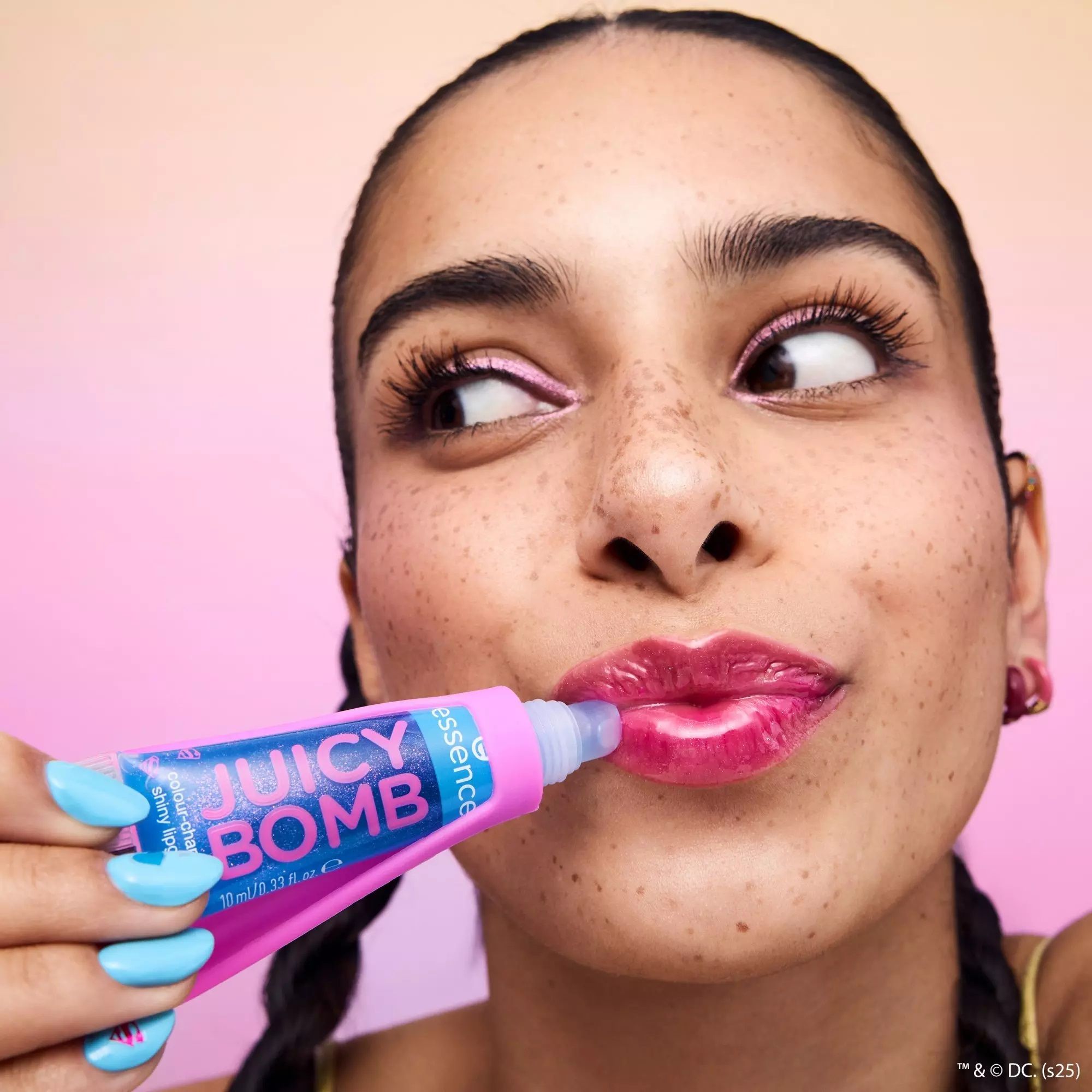 Сјај за усне Superman Juicy Bomb Сјајеви за усне и сјајеви за усне