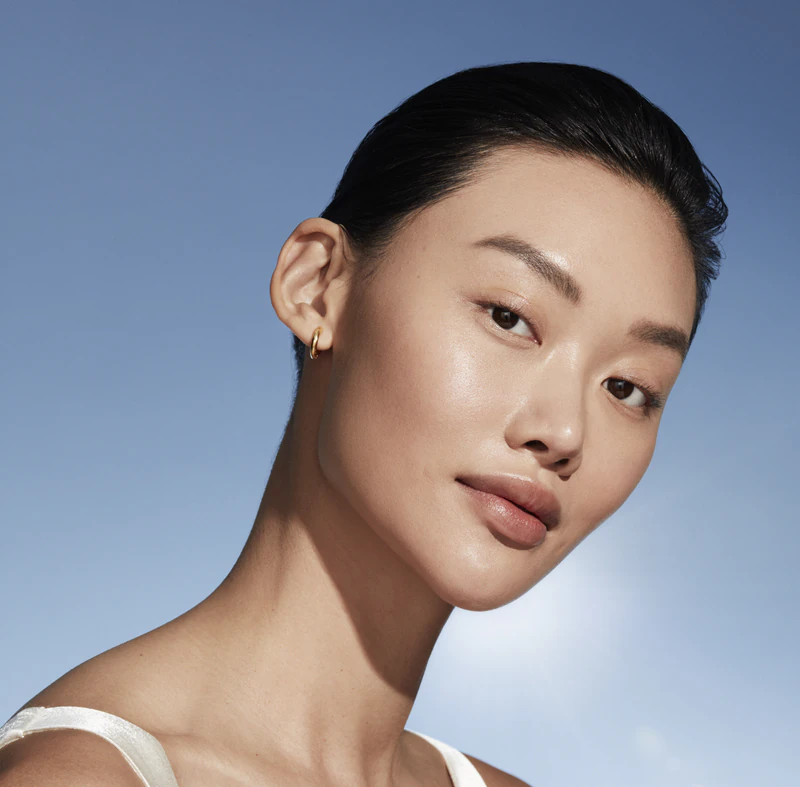 Estée Lauder Futurist SkinTint sérový make-up s botanickým olejom SPF 20