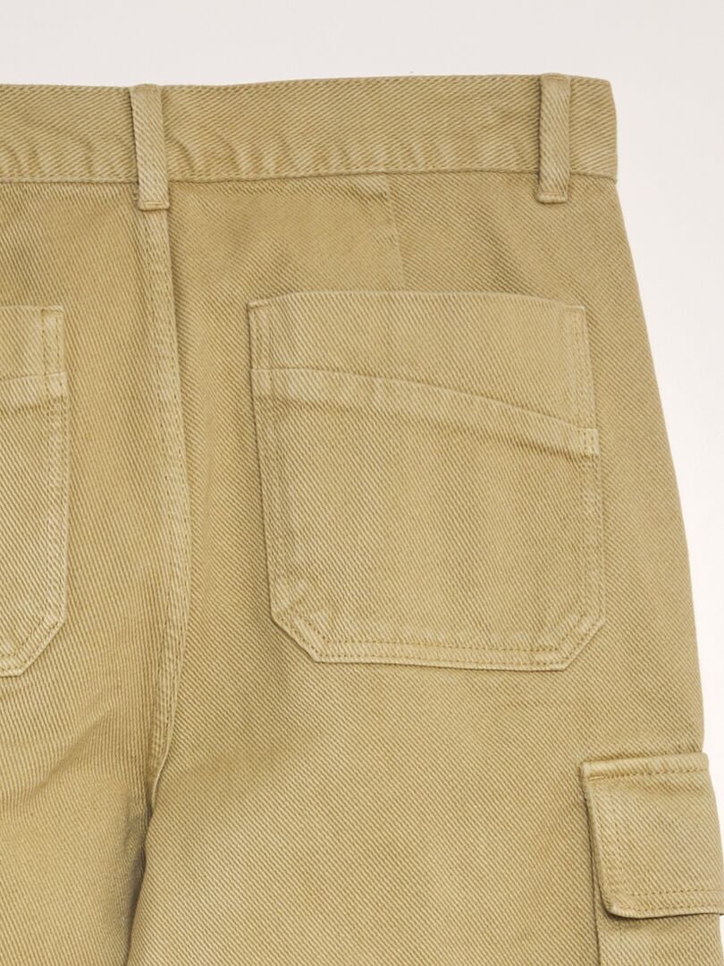 Calça jeans reta com bolsos laterais - VERDE