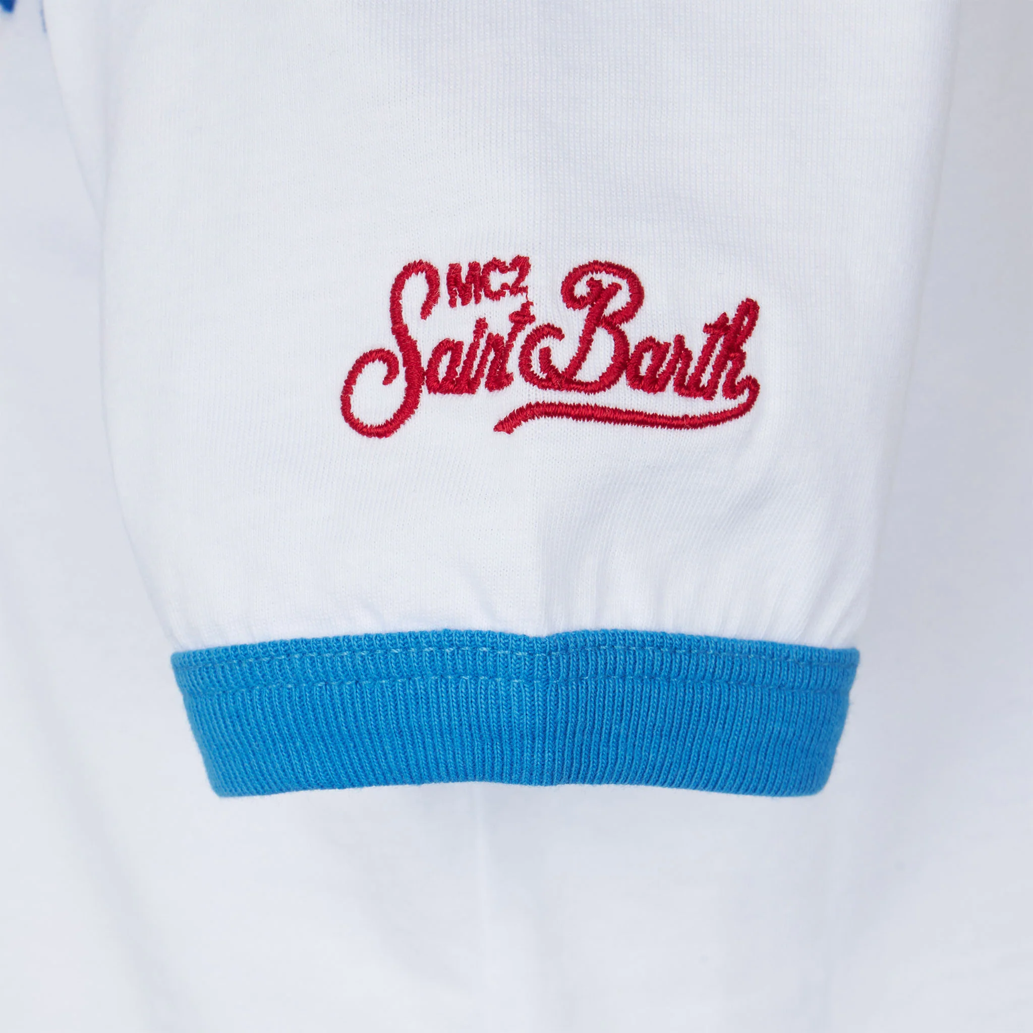 Kinder T-shirt van katoen met veelkleurige tekst.