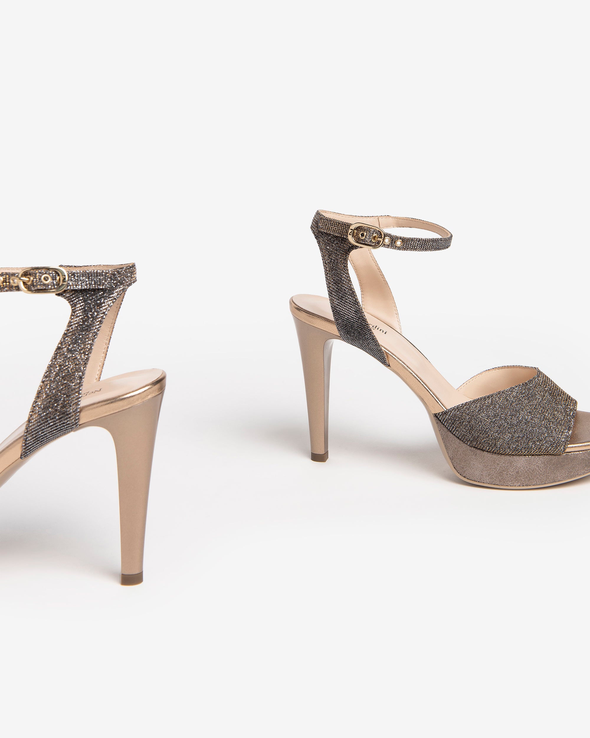  Sandales en cuir pour femmes