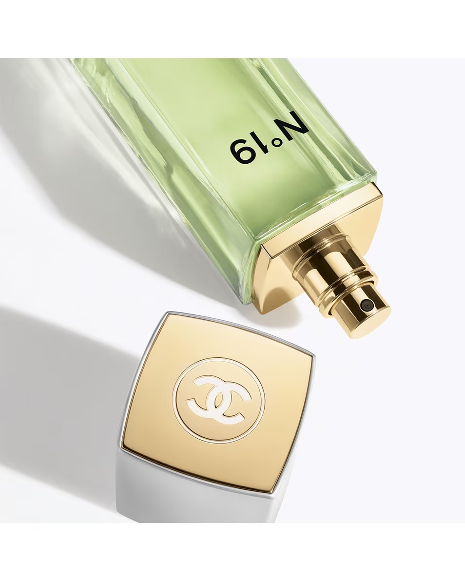 CHANEL N°19 EAU DE TOILETTE SPRAY
