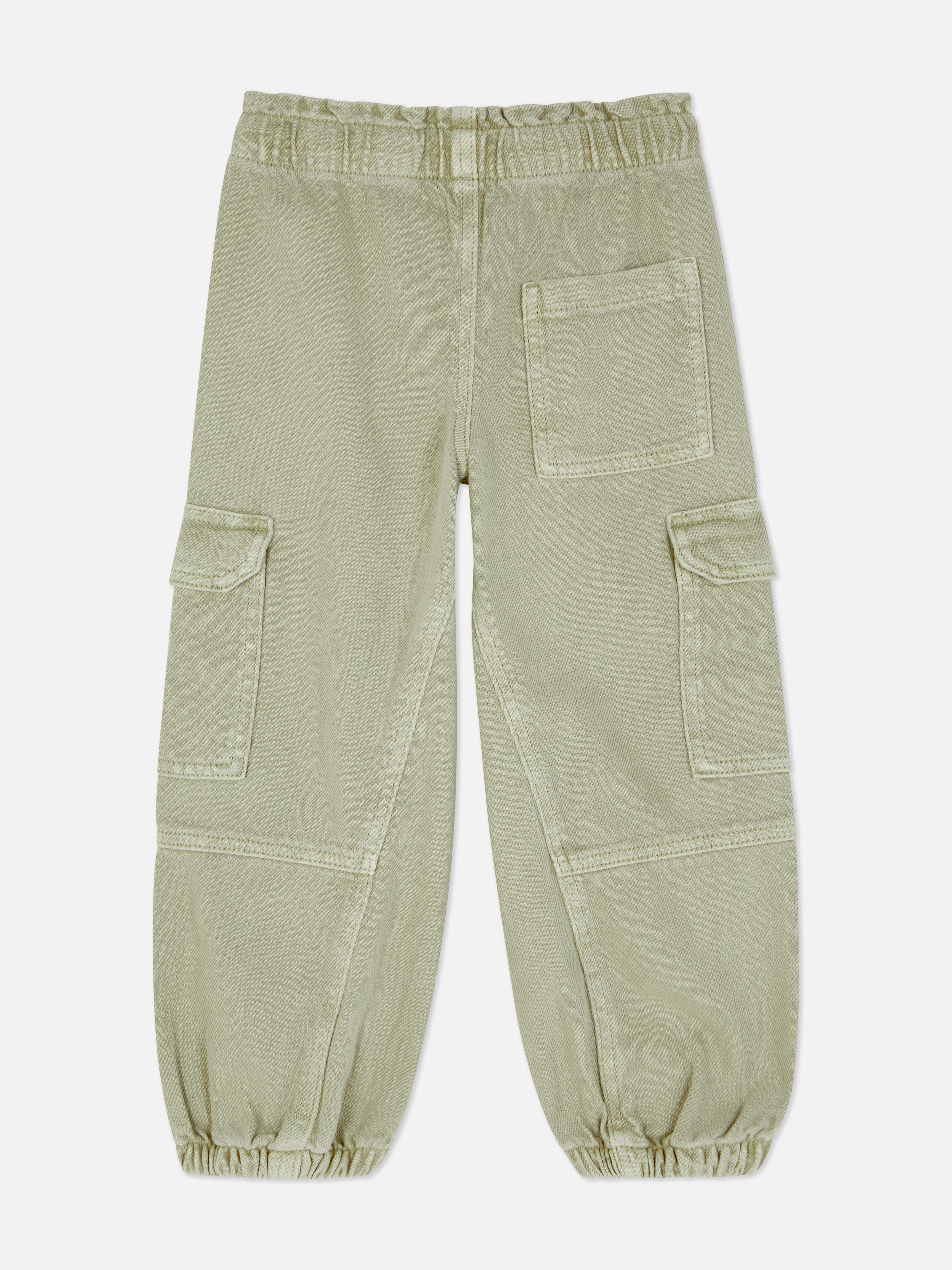 Cargohose mit Kordelzug. Cargohose mit Kordelzugbund, praktischen Taschen und Bündchen am Knöchel.