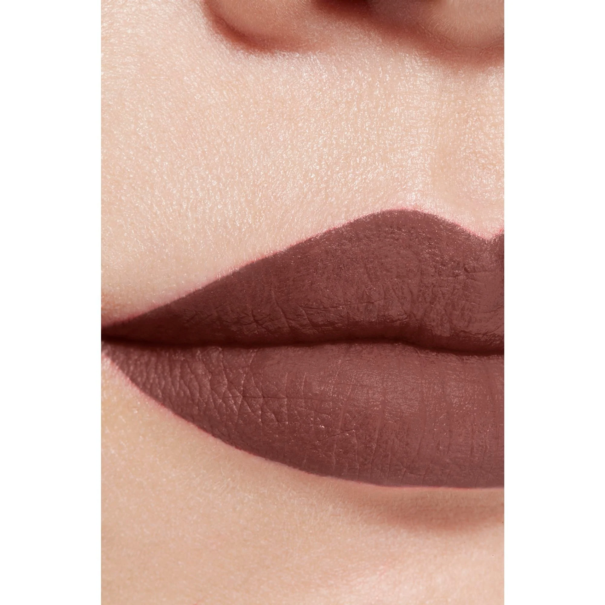 ROUGE ALLURE LIQUID VELVET - IL ROSSETTO FLUIDO OPACO INTENSO ULTRA-TENUTA