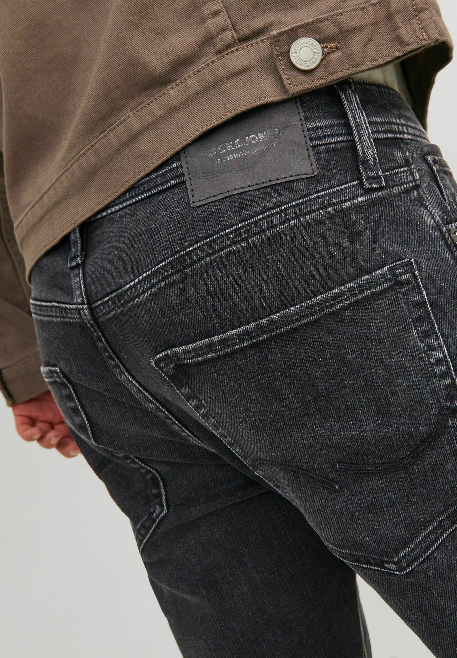 Jack & Jones PLUS SIZE JJIMIKE JJORIGINAL AM 389 - Jeans met taps toelopende pasvorm - zwarte denim