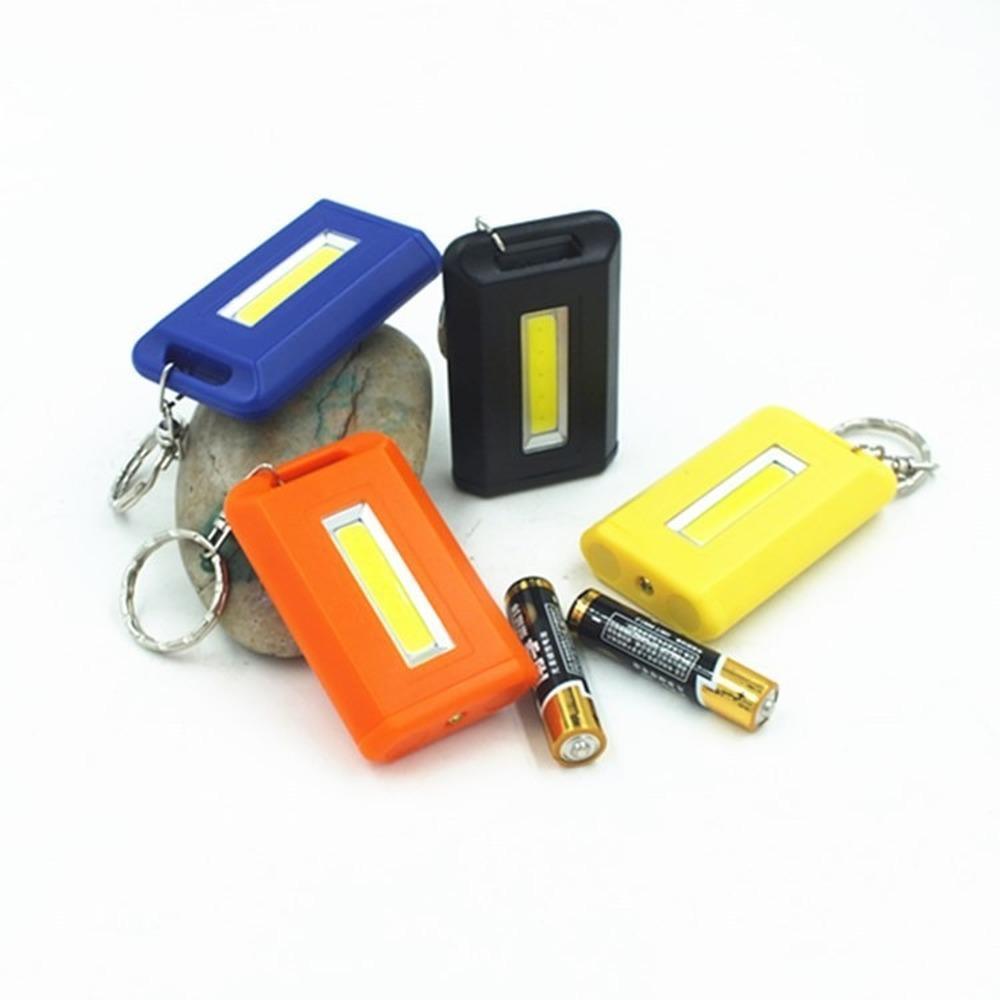 1 unidad de mini linterna LED COB portátil con llavero, con mosquetón, para camping (sin zoom).