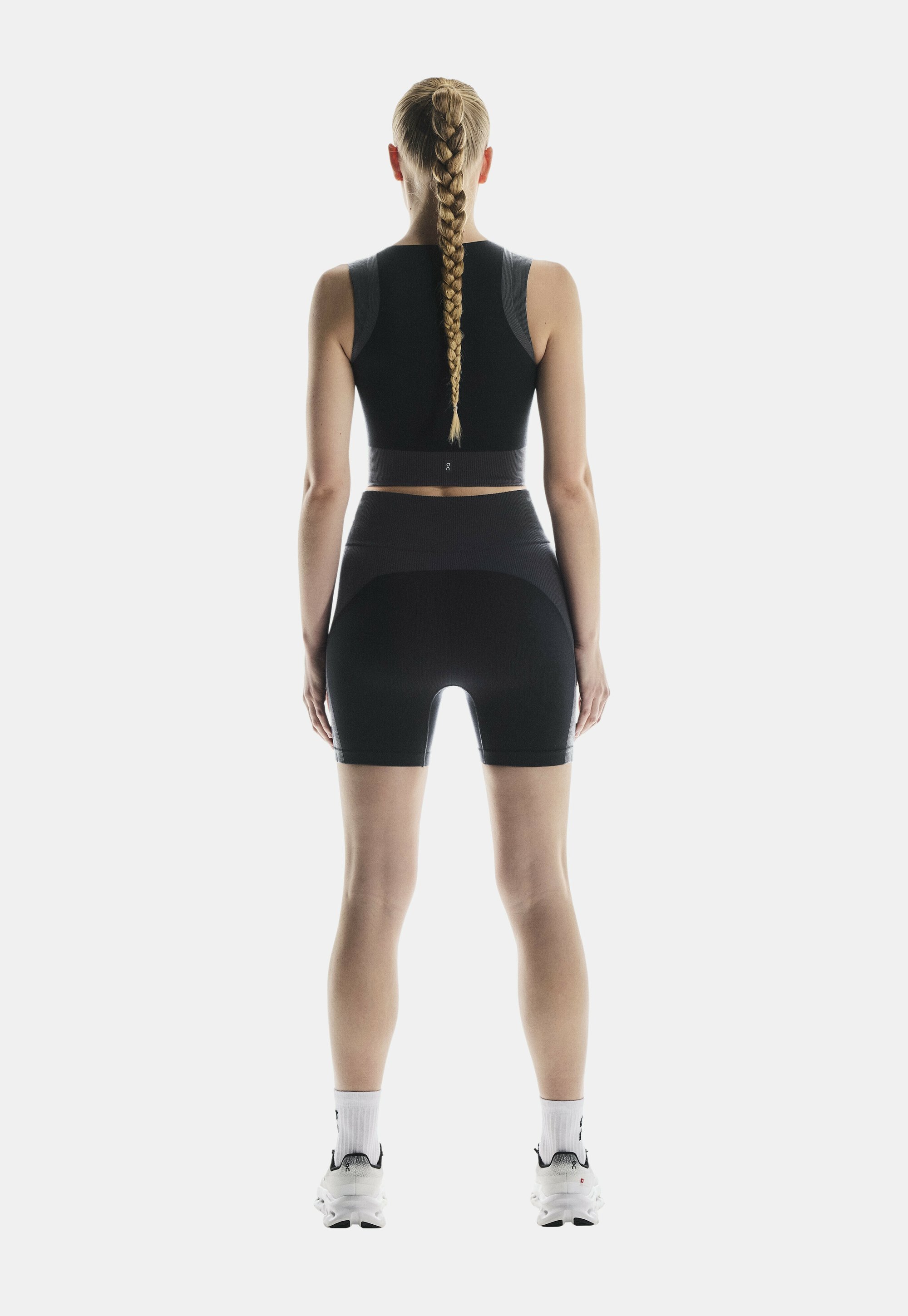 Op STUDIO - Sportshorts - zwarte eclipse