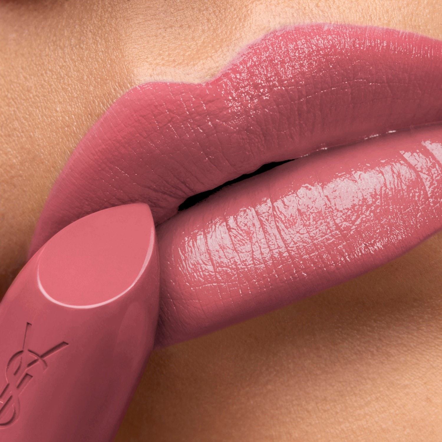 Yves Saint Laurent lūpu krāsa Musthaves Rouge Pur Couture - 3,8 g