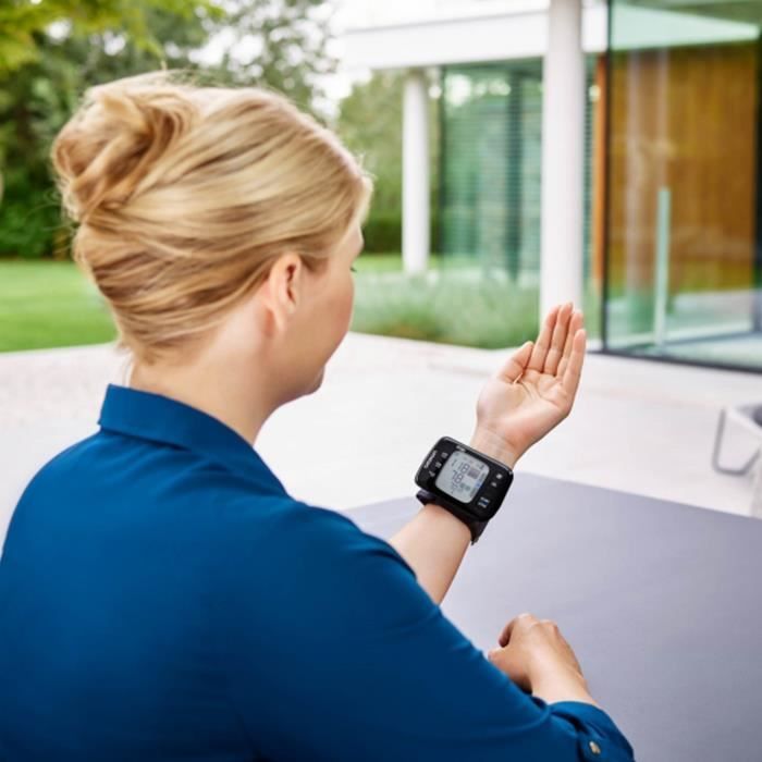 OMRON RS7 Intelli IT Tensiomètre poignet connecté Bluetooth