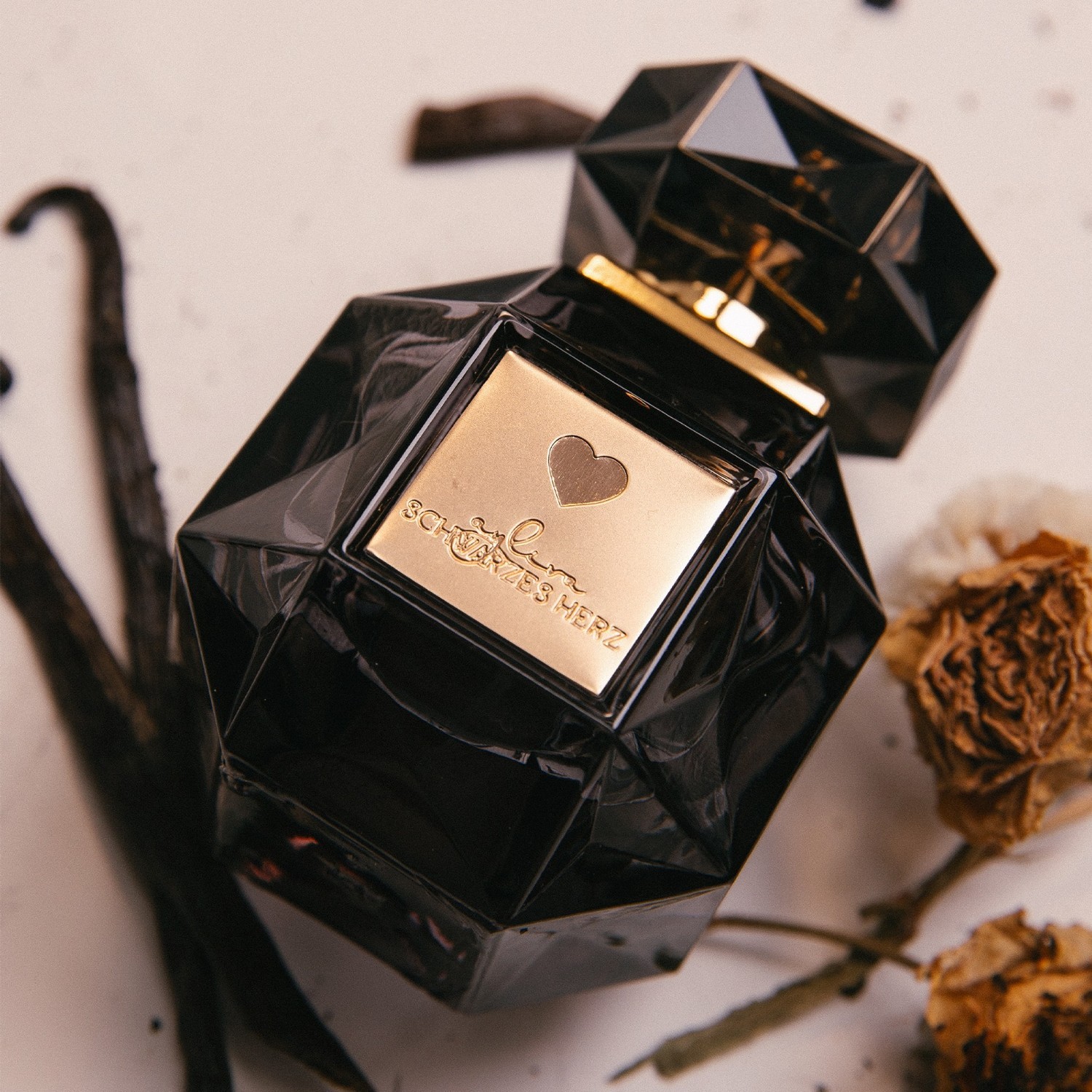 ayliva parfumska voda ČRNO SRCE - 50 ml