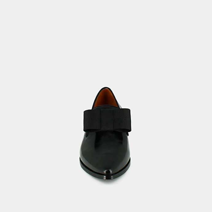 Mocassins à nœuds et bouts pointus  en cuir noir