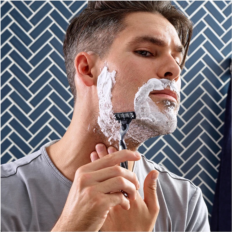 Gillette Mach3 skustuvas + pakaitiniai peiliukai