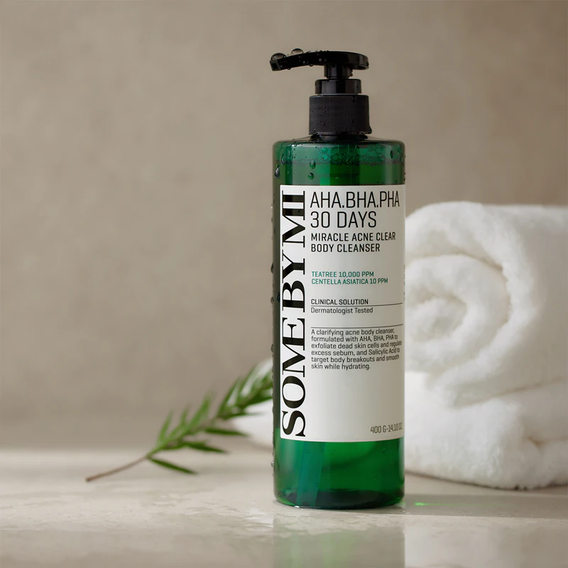 Some By Mi AHA∙BHA∙PHA 30 Days Miracle Acne Clear Body Cleanser, gel de limpeza corporal espumante para peles problemáticas e oleosas.