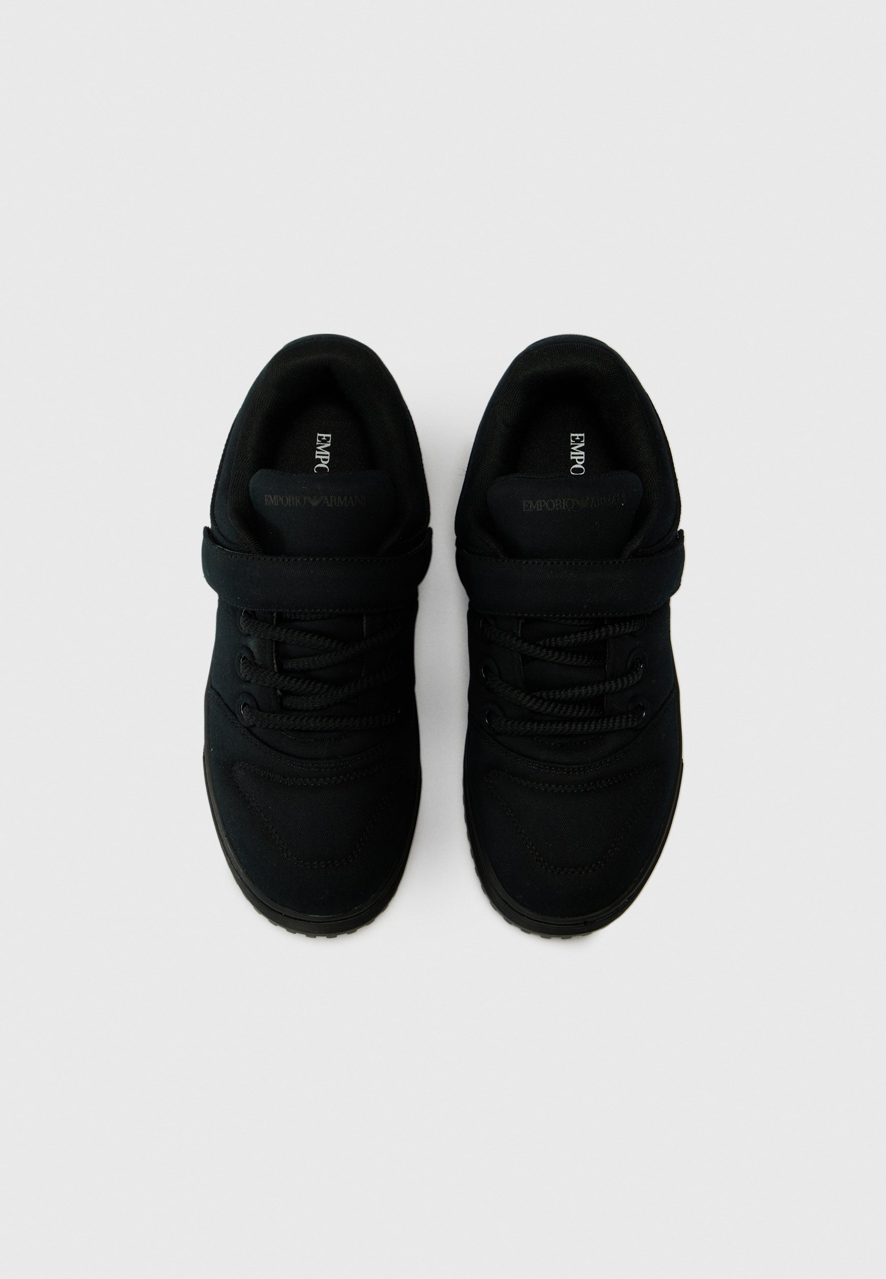 „Emporio Armani“ sportbačiai – juodi