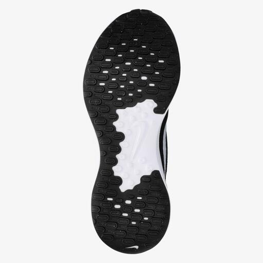  Nike Revolution 7