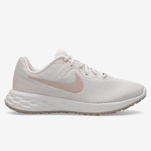 Nike Revolution 6