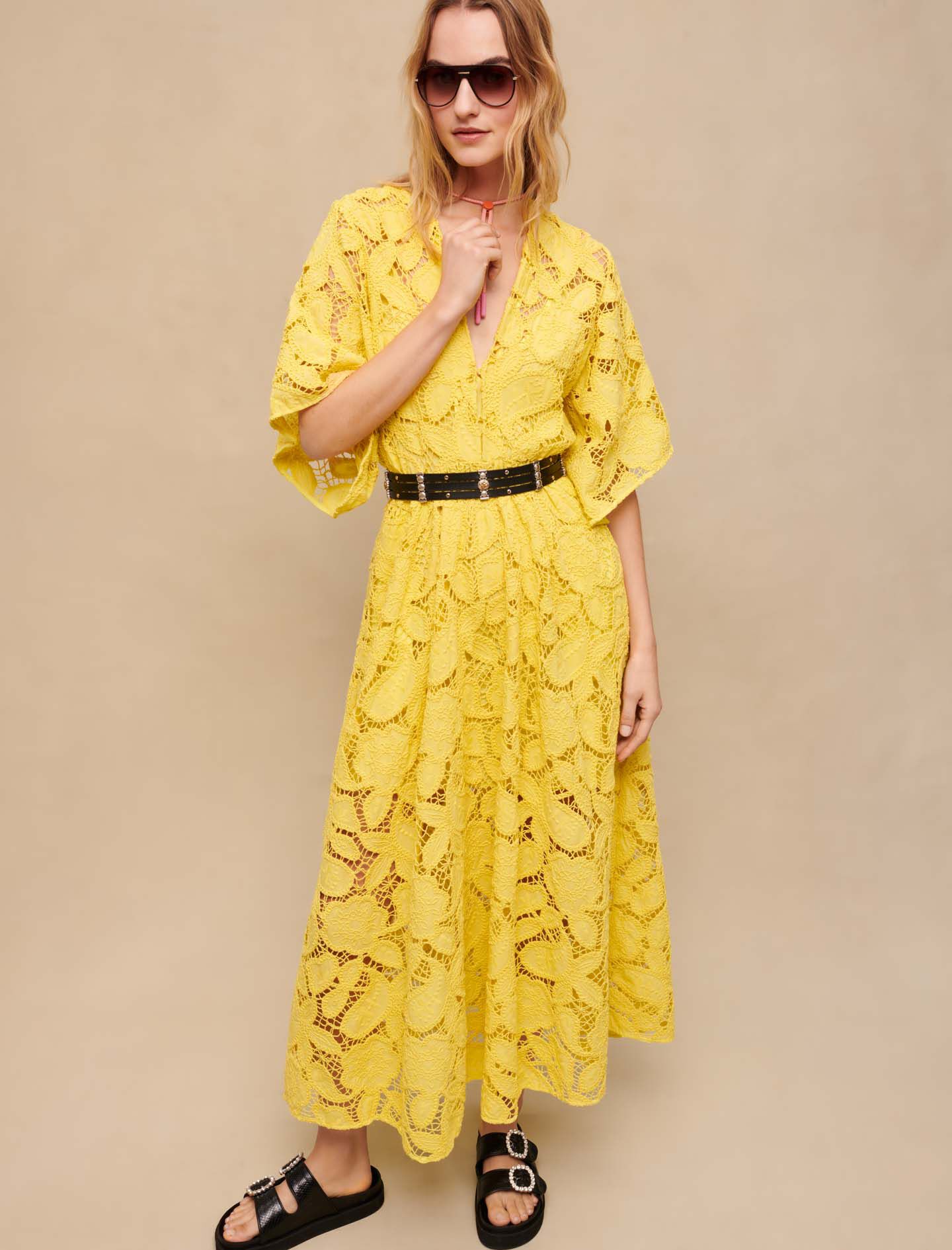 Rochie lungă din dantelă - Galbenă