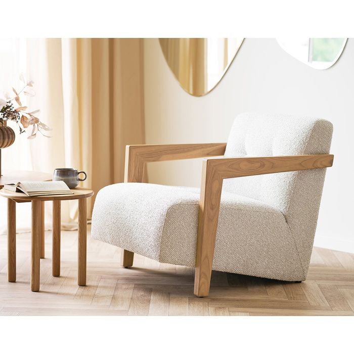 Lola - sillón de tela texturizada - reposabrazos de roble macizo 100% certificado FSC - Beige