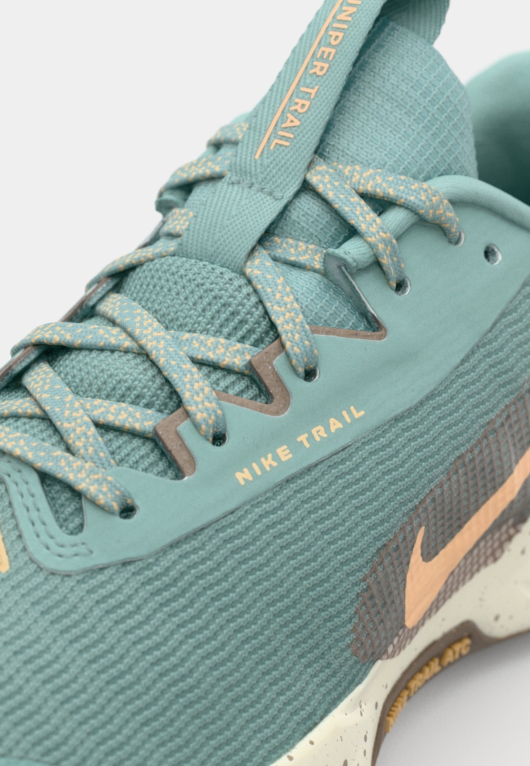 Nike Performance JUNIPER 3 - Trailrunningschoenen - cannon/orange chalk/brown/soft pearl