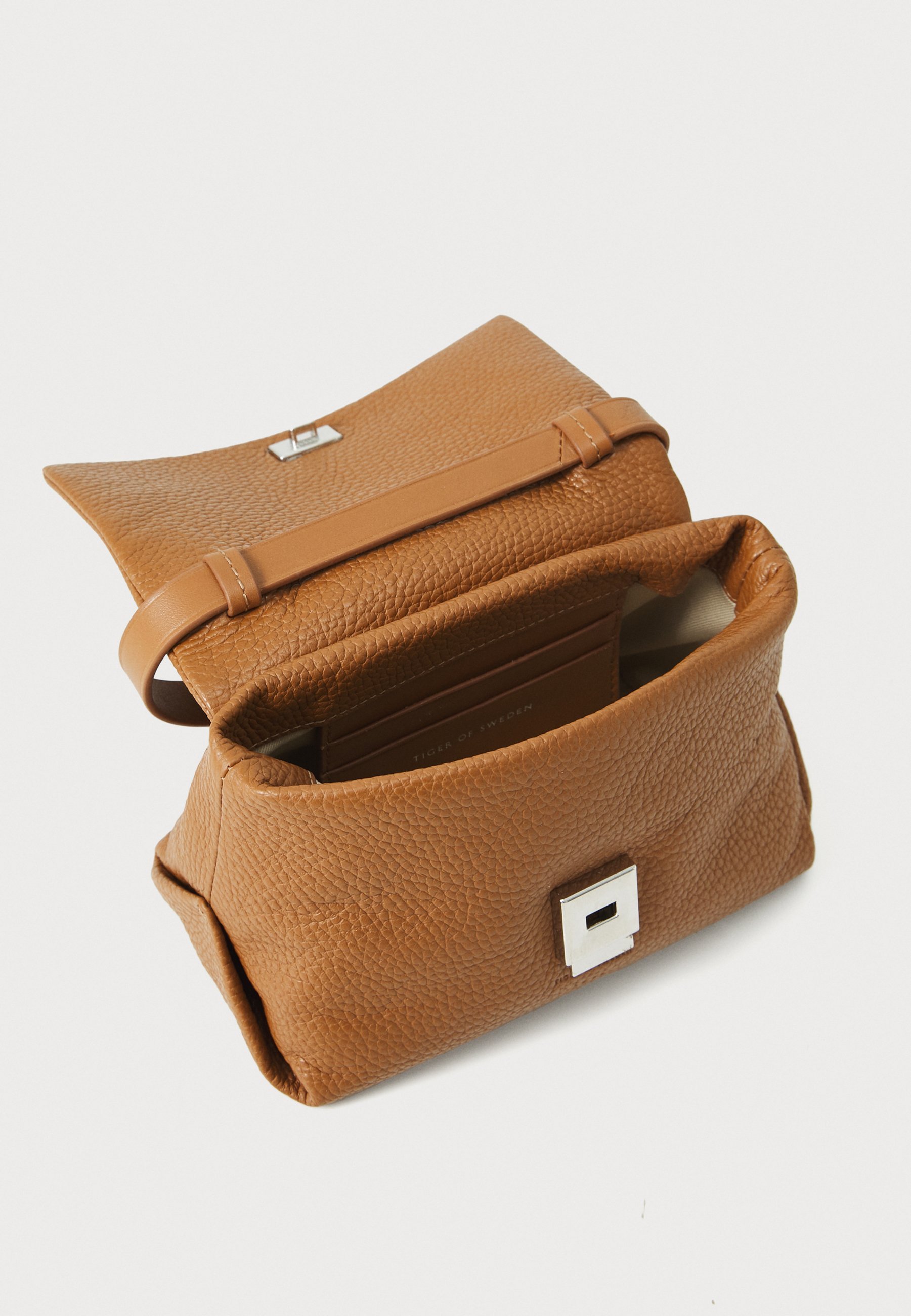 Tiger of Sweden PAINA UNISEX - Crossbodytas - donker honing