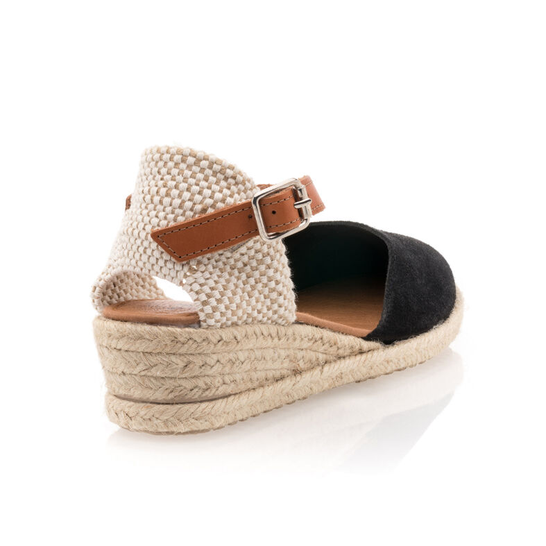 Dámske čierne espadrilky s lanovou podrážkou