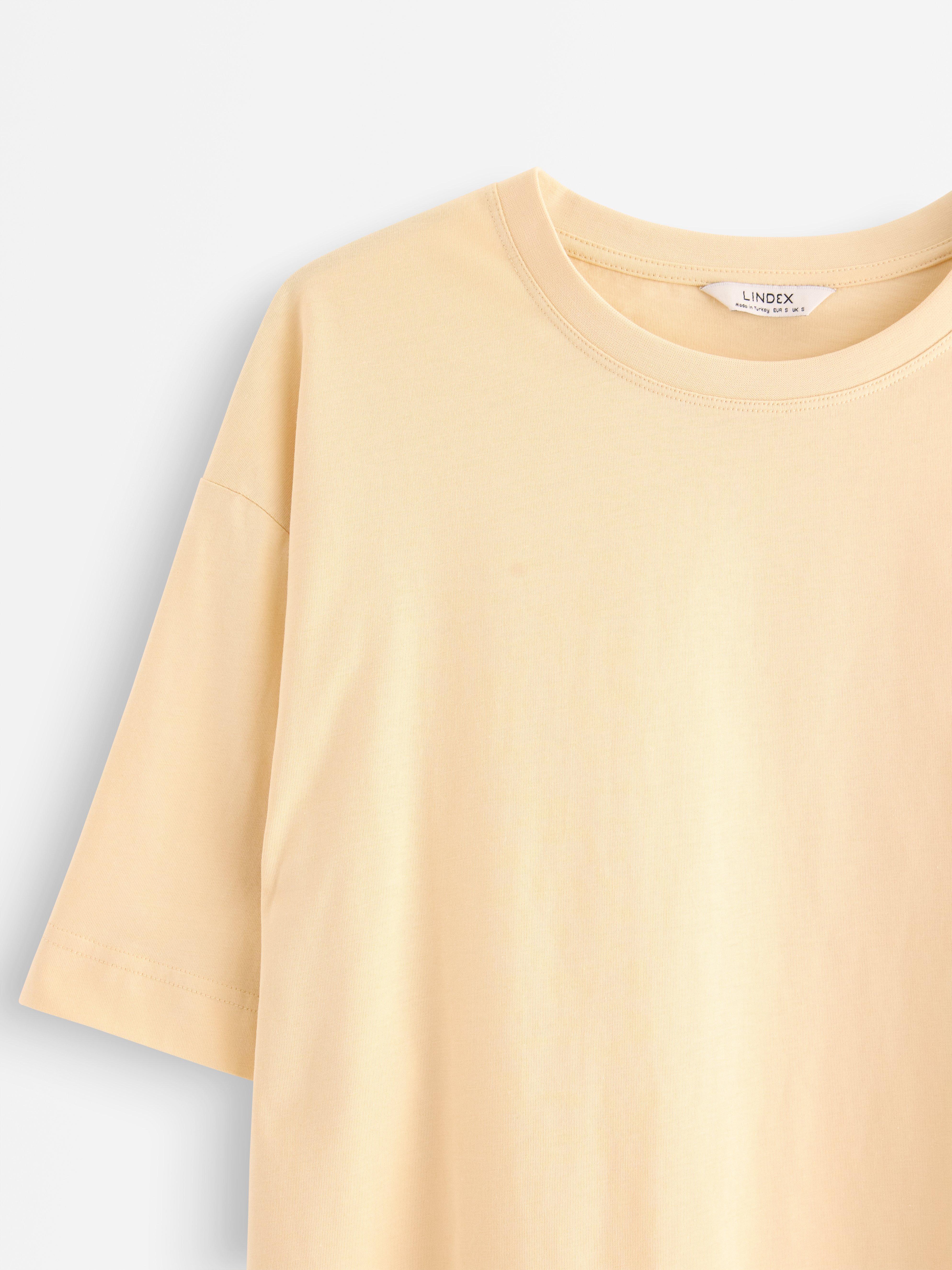Camiseta extragrande color amarillo claro
