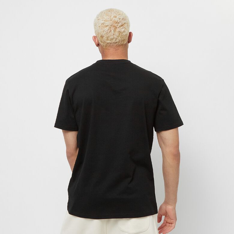 Camiseta básica con logo pequeño