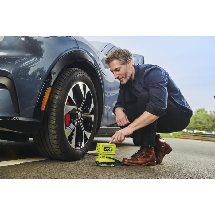 Compresseur 18V - RYOBI - RPI18-0 - Jusqu'à 11 bars - Livré avec 3 embouts de gonflage