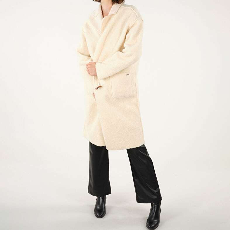  Naisten beige takki