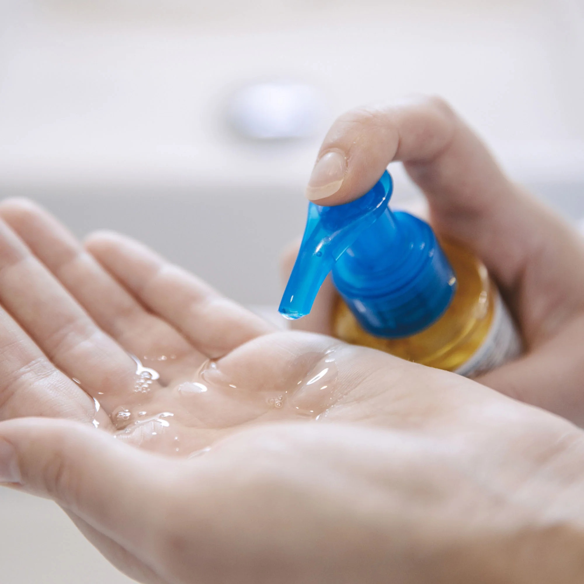 URIAGE Uriage meigieemaldaja 100 ml eemaldab isegi veekindla meigi.