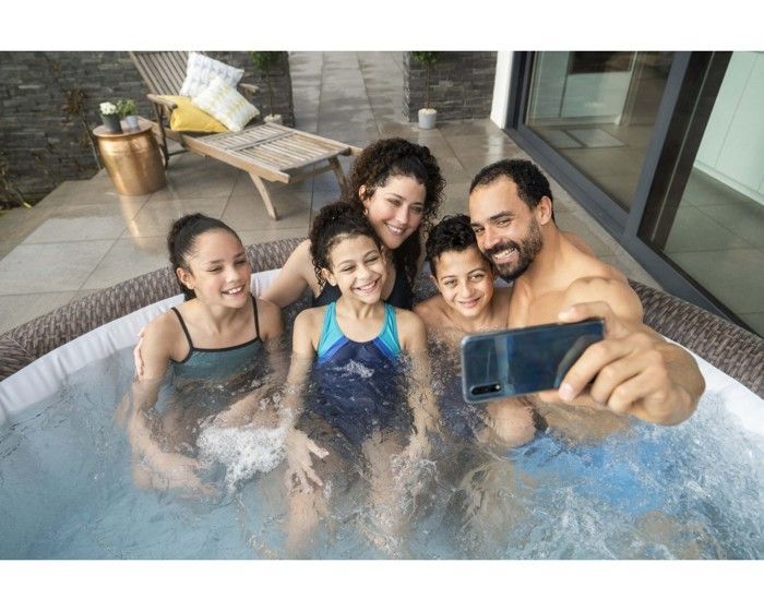 Spa gonflable BESTWAY - Lay-Z-Spa® St Moritz - 180 airjets - 216 x 76 cm - 5 à 7 places - Rond (couverture, cartouche, diffuseur)
