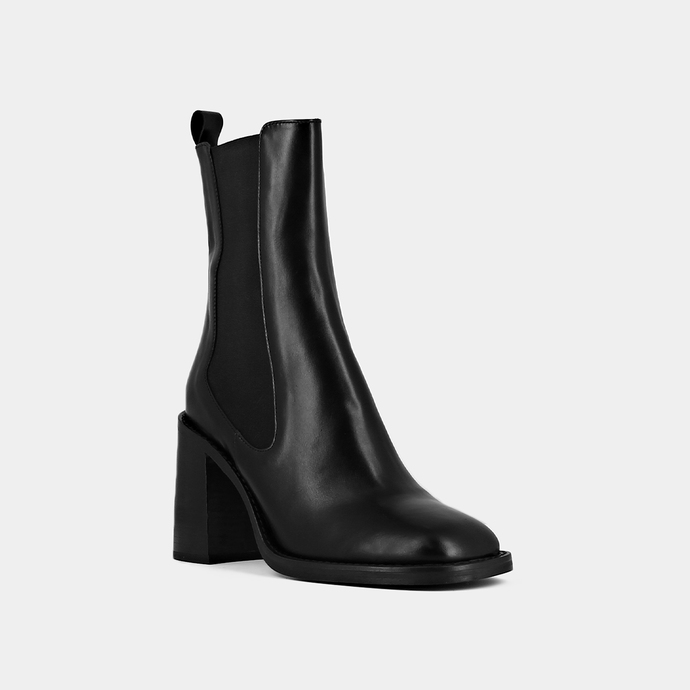 Bottines à talons et bouts carrés  en cuir noir