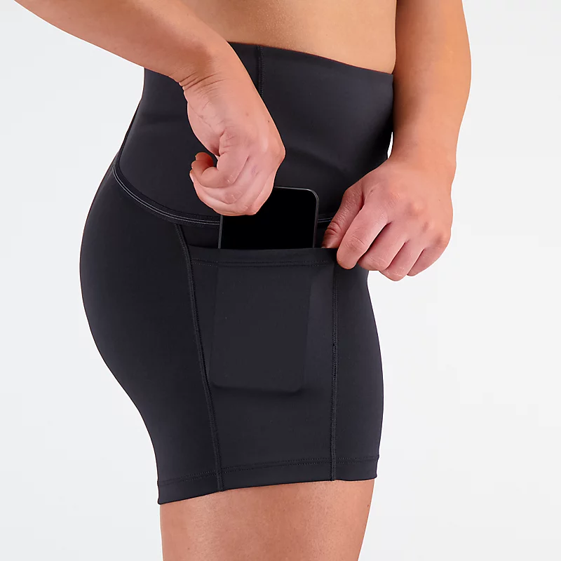 Női Q Speed Shape Shield 4 hüvelykes testhezálló rövidnadrág - FEKETE