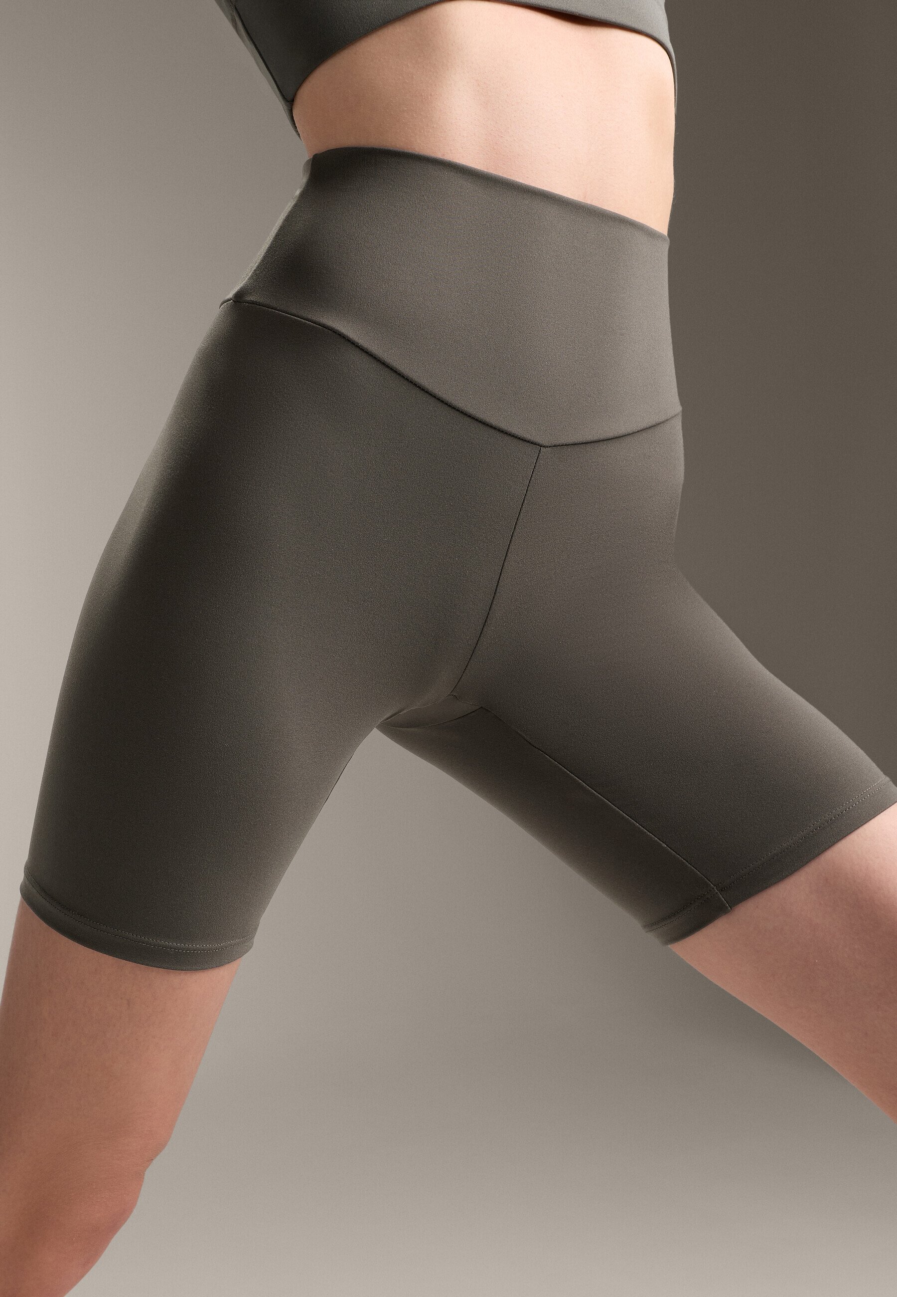 OYSHO COMFORTLUX HIGH RISE 20cm BIKER - Sportshorts - Dunkelgrau