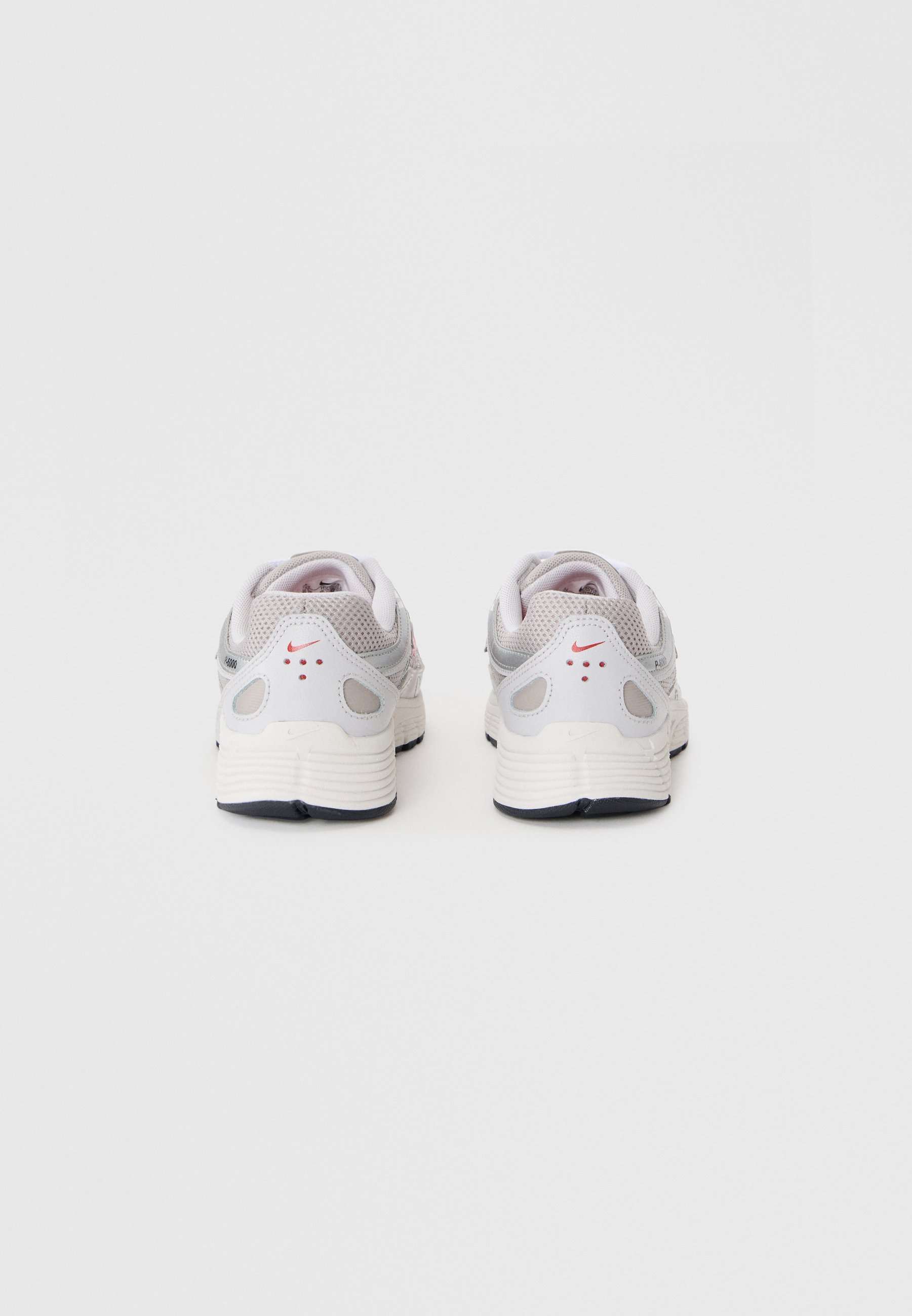 Nike Sportswear P 6000 UNISEX - Sneakers - collegegrijs/vuurrood/vastgrijs/phantom