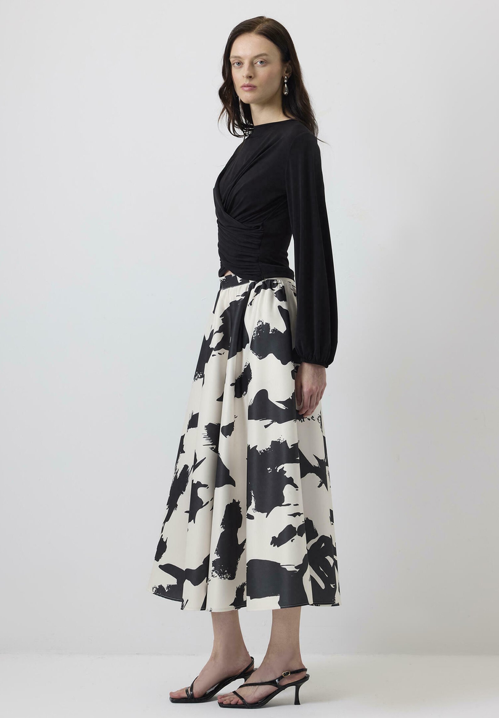 Touché Privé DRAPED - Blouse - zwart
