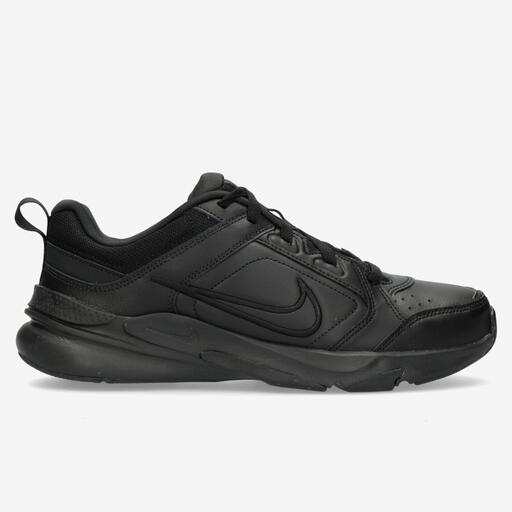 Nike Defender celý deň