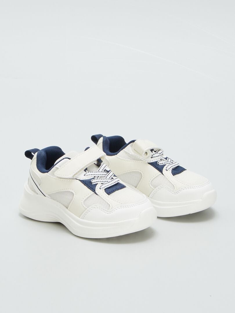 Sportieve sneakers met klittenbandsluiting - WIT