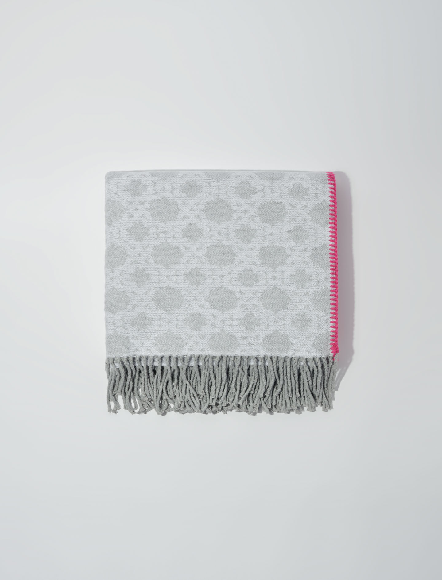 Poncho met monogram - Parelgrijs
